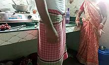 Indisk par har sex med stuepigen, der var ved at lave mad