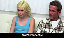 Terapia trojkou: Úprava tváre pre zdravý vzťah medzi nevlastným otcom a dcérou